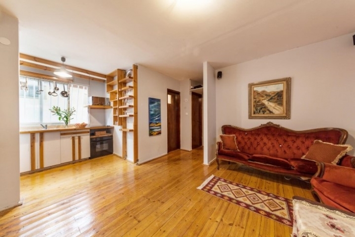 image-in-gallery