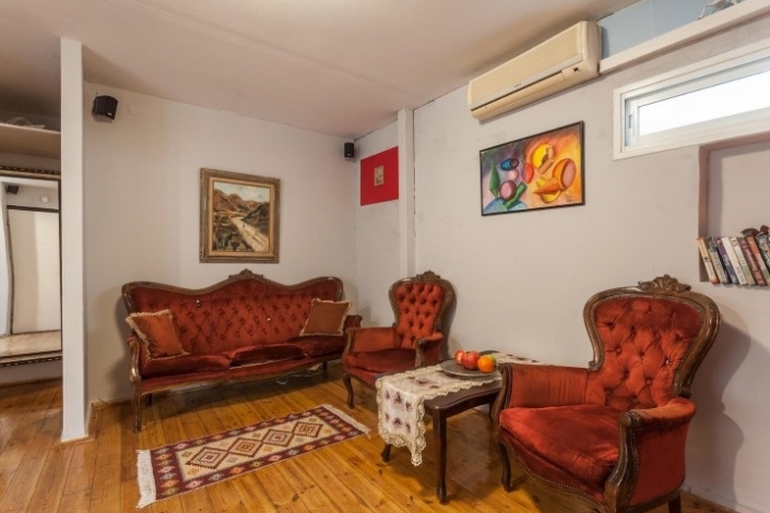 image-in-gallery