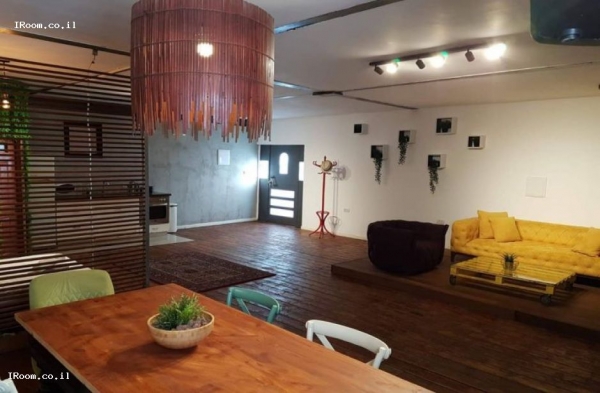 image-in-gallery