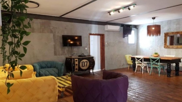 image-in-gallery