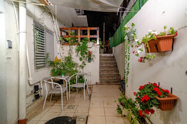 image-in-gallery